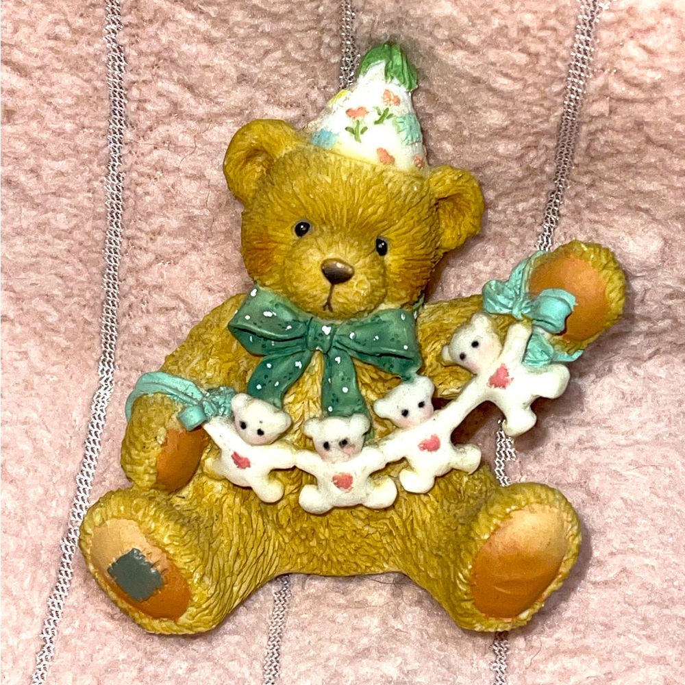 1992 CHERISHED TEDDY FIGURINE “UNFOLDING HAPPY WISHES FOUR YOU” #911305 (Age 4)